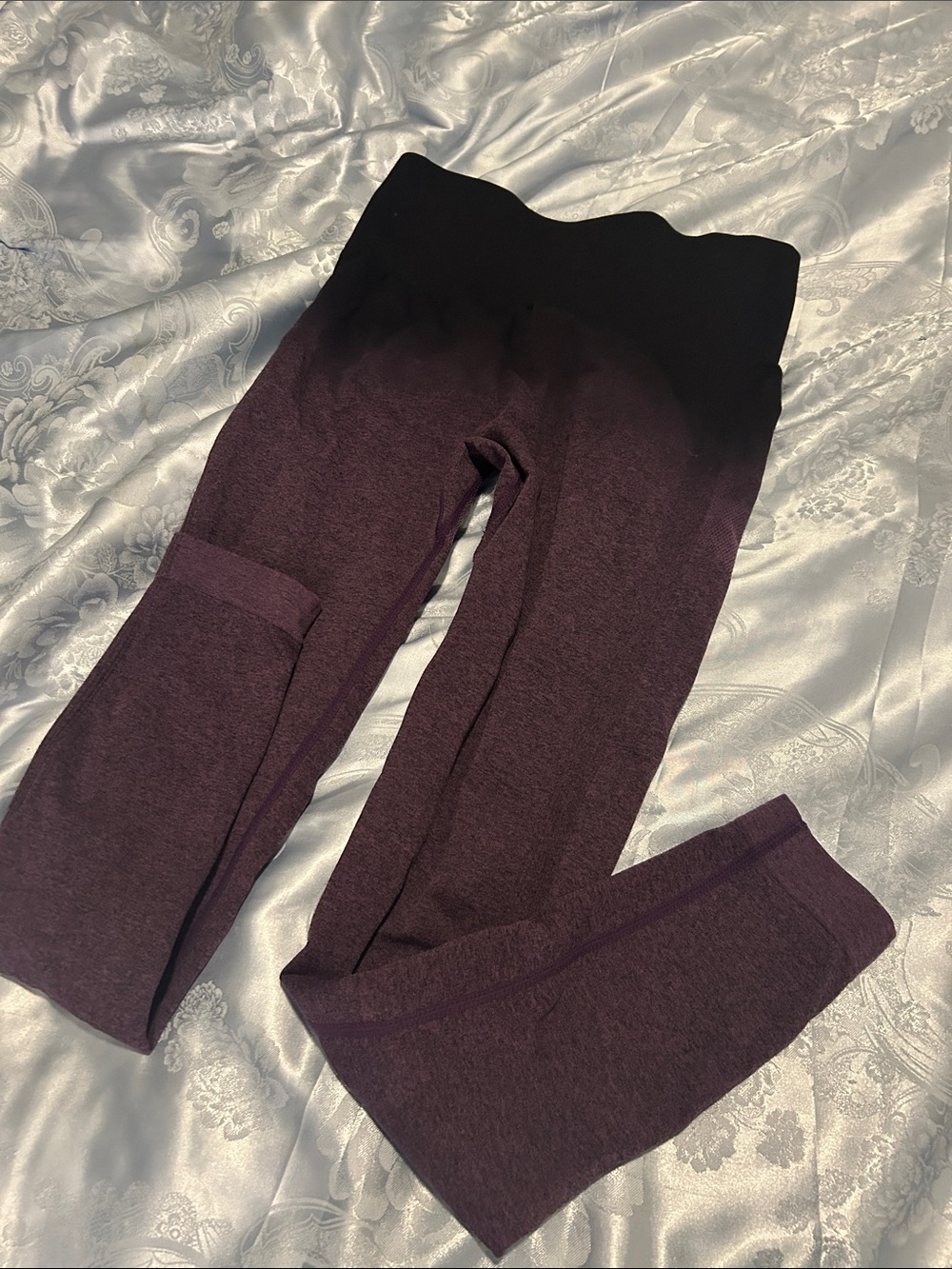 Women’s ombré butt scrunch legging